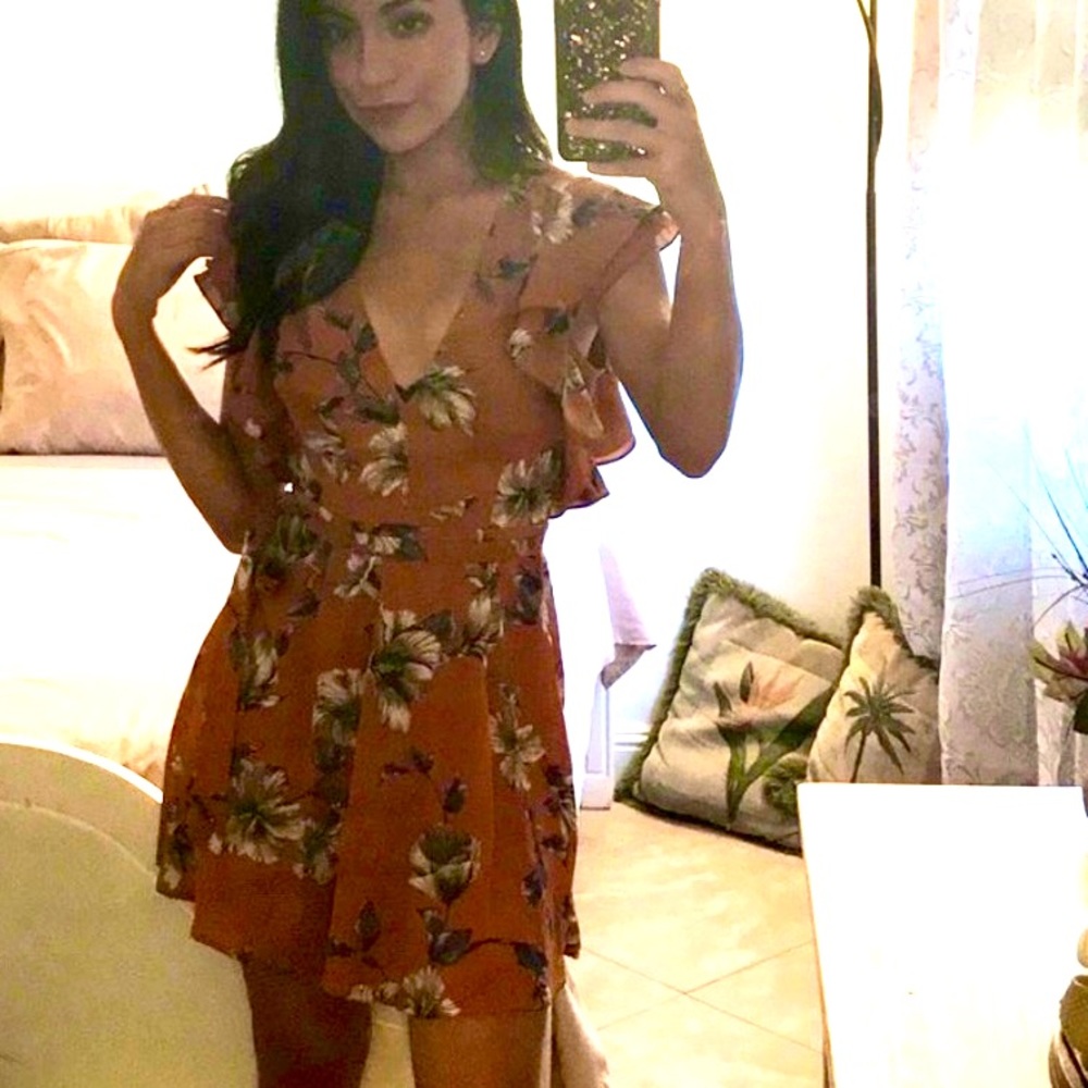🧡 Adorable flirty floral Dress - Picture 1 of 2